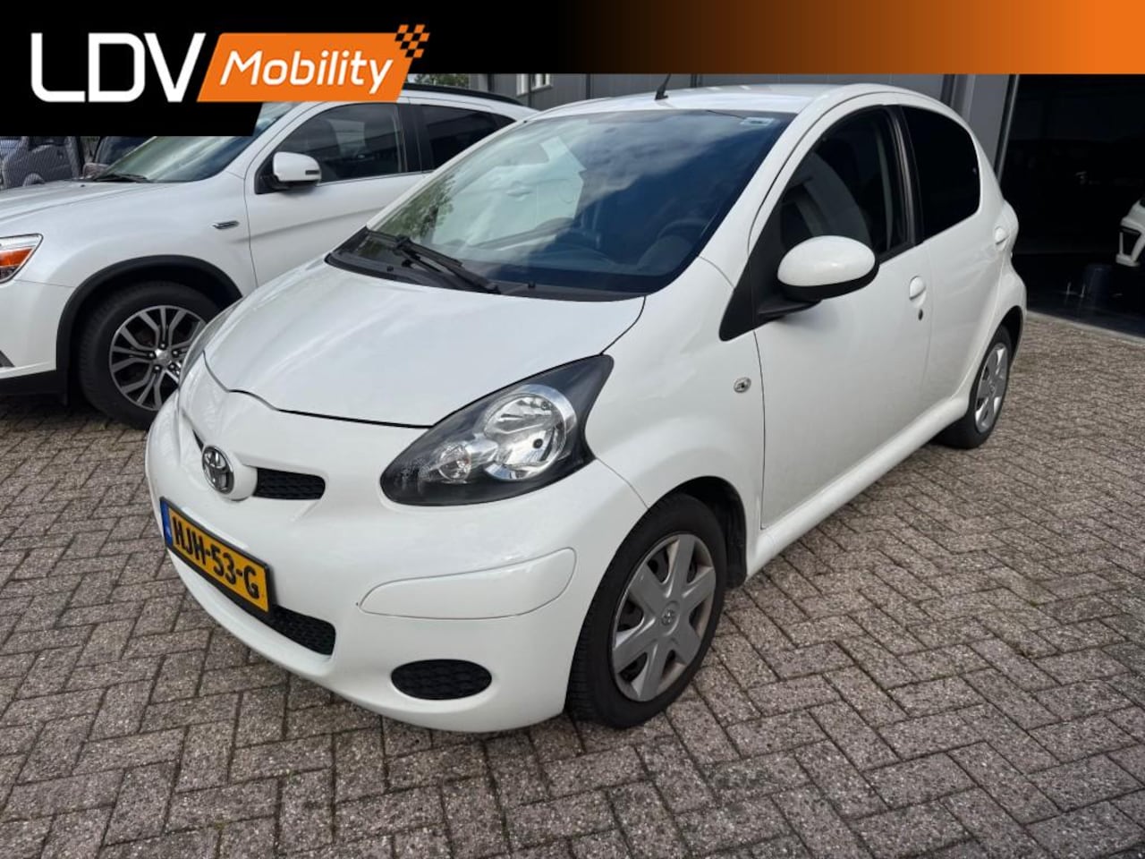 Toyota Aygo - 1.0-12V Dynamic Navigator / Airco / Elek ramen / Navigatie / Documentatie en boekjes aanwe - AutoWereld.nl
