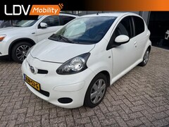 Toyota Aygo - 1.0-12V Dynamic Navigator / Airco / Elek ramen / Navigatie / Documentatie en boekjes aanwe