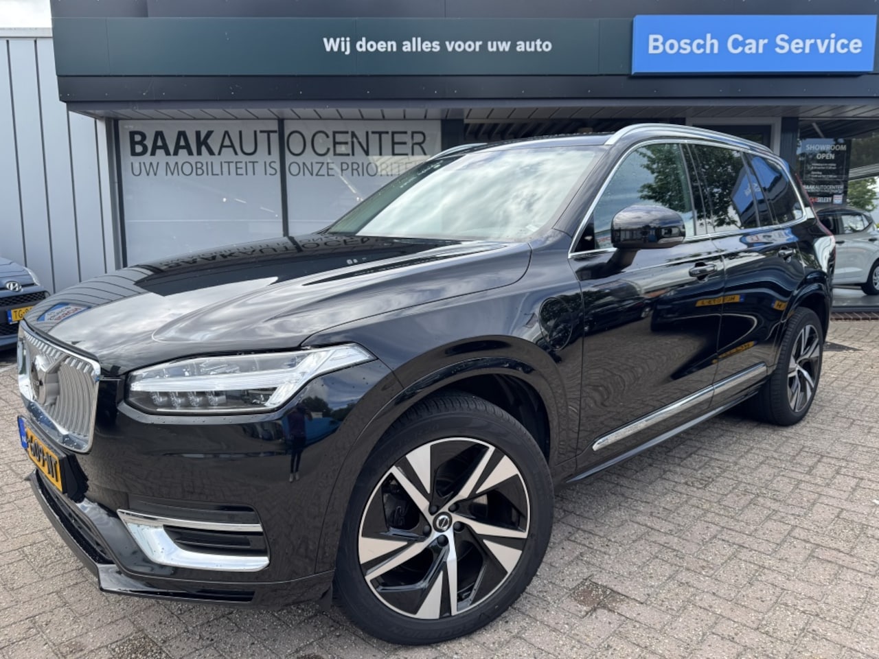 Volvo XC90 - 2.0 T8 AWD Inscription | 7P | Pano | Trekhaak | Luchtvering - AutoWereld.nl