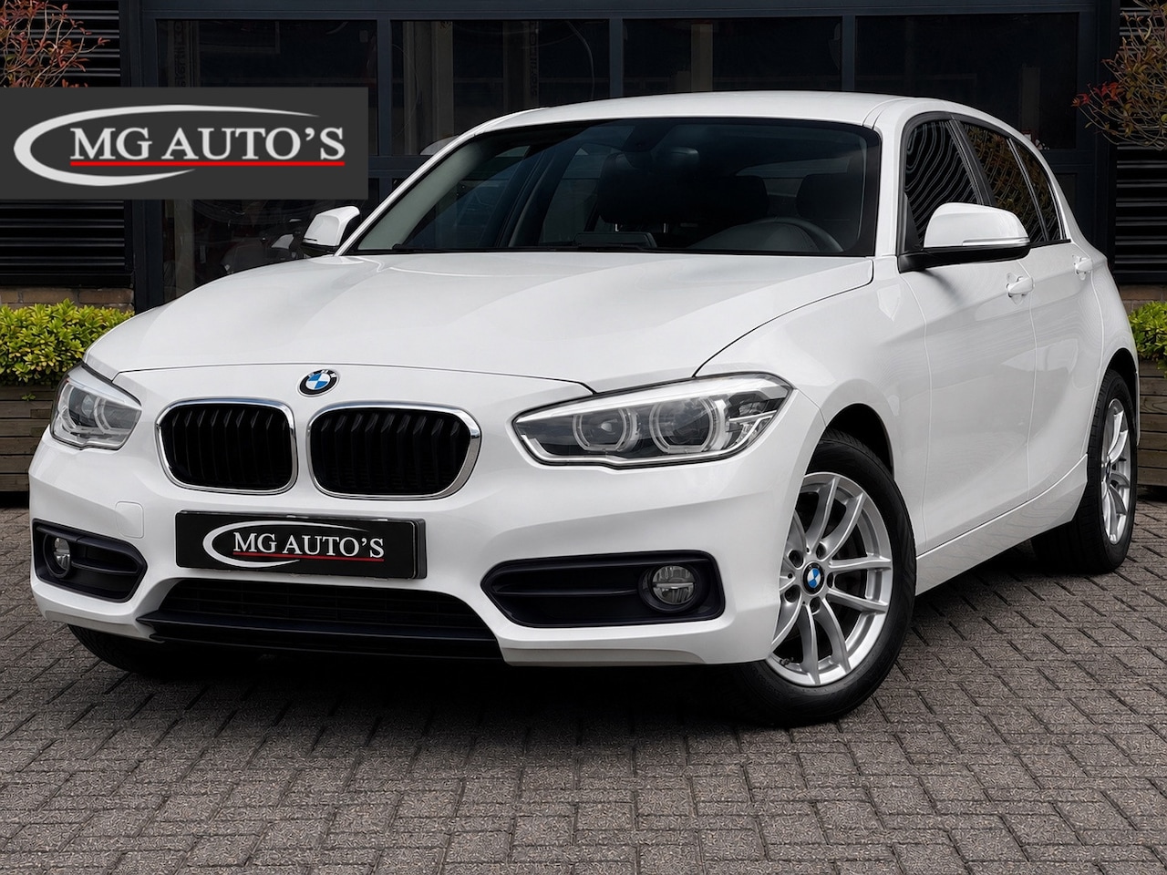 BMW 1-serie - 118i Corporate Lease Executive | Sportline | Navigatie | Cruise Control | Climate Control - AutoWereld.nl