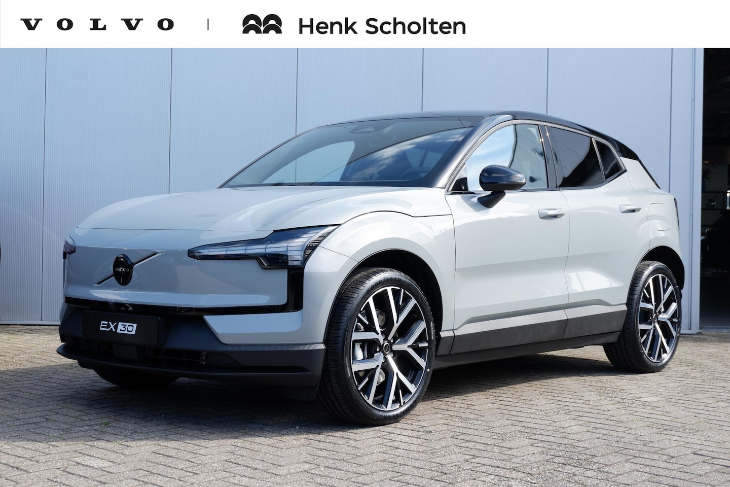 Volvo EX30 - P5 Long Range Plus Black Edition Europa 69 kWh | €43.255 | 20" 5-Y spaaks velgen | Verwarm - AutoWereld.nl