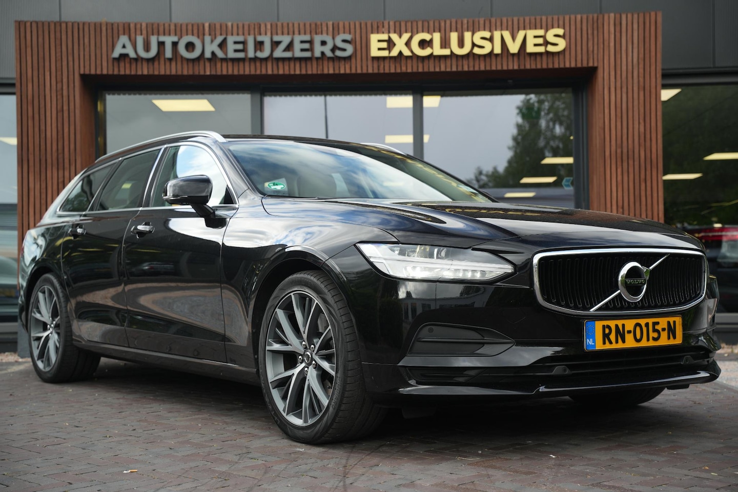 Volvo V90 - 2.0 T5 90th Anniversary Edition Leer Cruise Trekhaak - AutoWereld.nl