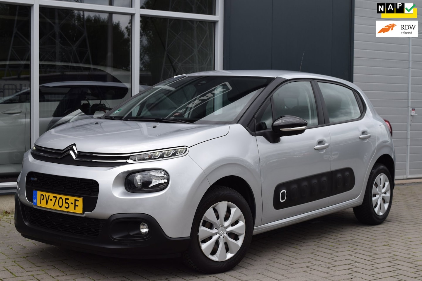Citroën C3 - 1.2 PureTech Feel 105g | Navi | Clima | NAP + APK 6-2027 - AutoWereld.nl