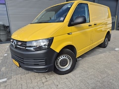 Volkswagen Transporter - 2.0 TDI 150pk euro6 2x schuifdeur airco cruise 2500kg trekhaak mooie bus L1H1 Comfortline