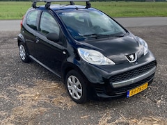 Peugeot 107 - 1.0-12V Accent Verbruik 5l/100km