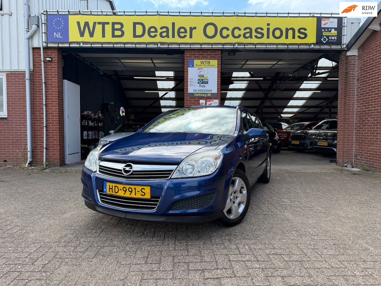 Opel Astra - 1.6 Cosmo 1.6 Cosmo, Automaat, Panodak, trekhaak, Dealer oh. - AutoWereld.nl