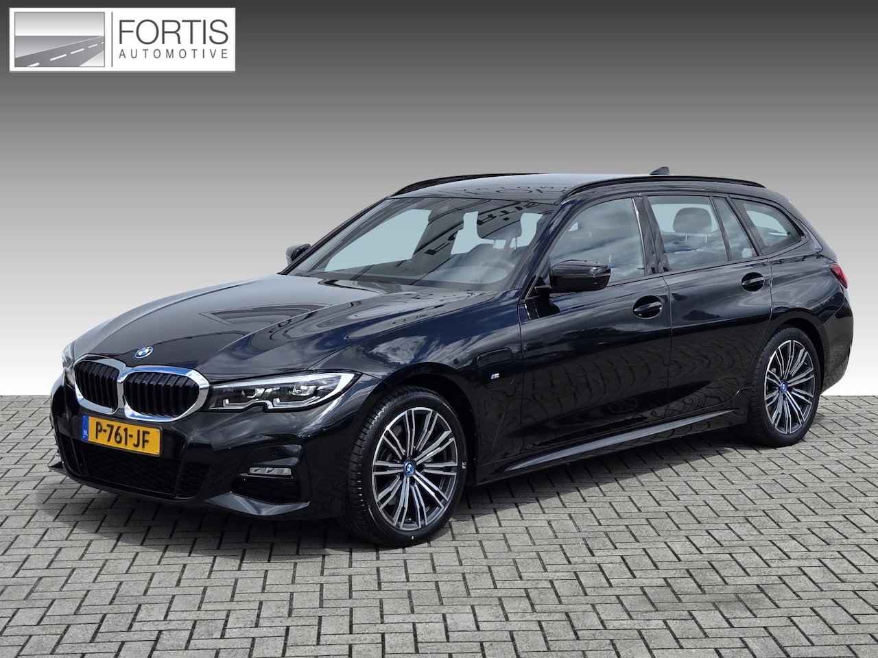 BMW 3-serie Touring - 320e Business Edition Plus NL-AUTO | LEDER | M-PAKKET| SOH 98%| - AutoWereld.nl