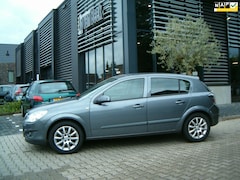 Opel Astra - 1.6 Temptation met nieuwe apk