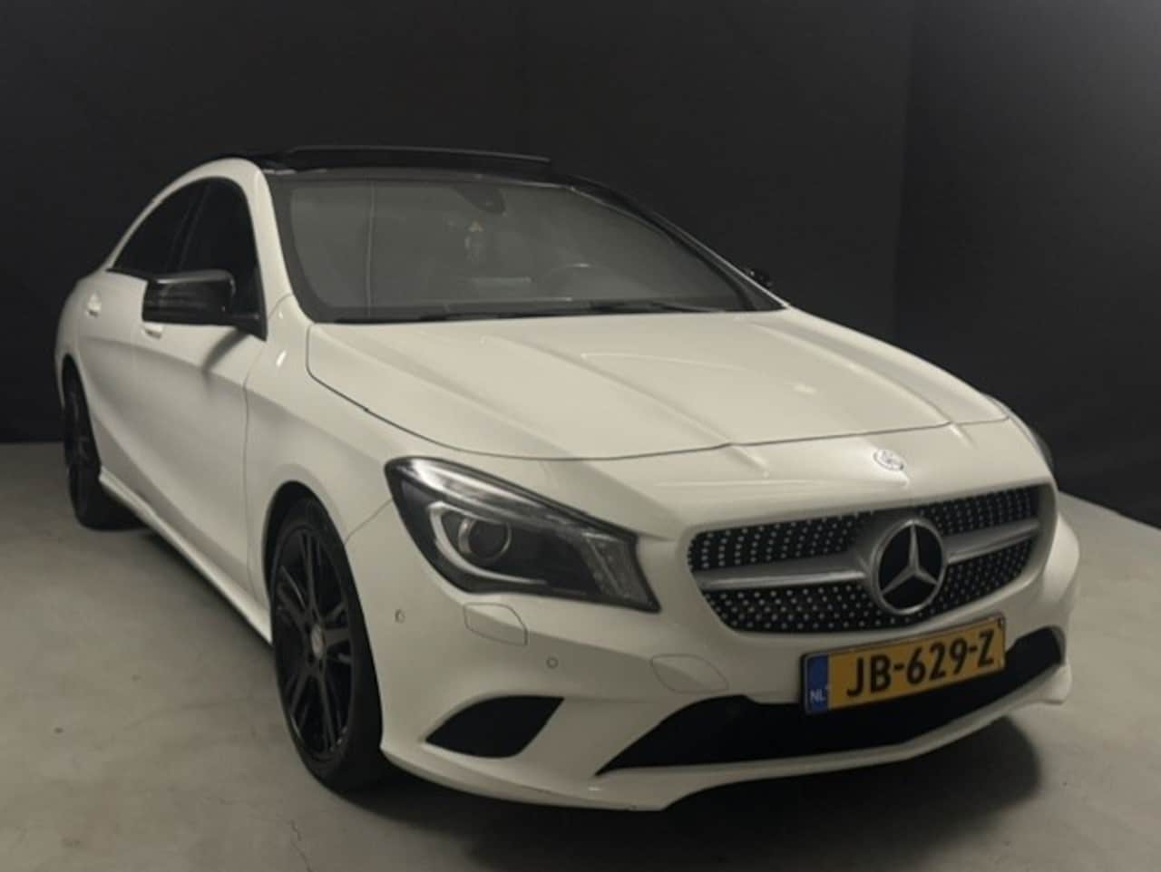 Mercedes-Benz CLA-Klasse - 180 OrangeArt Edition AMG-LINE*PANO* - AutoWereld.nl