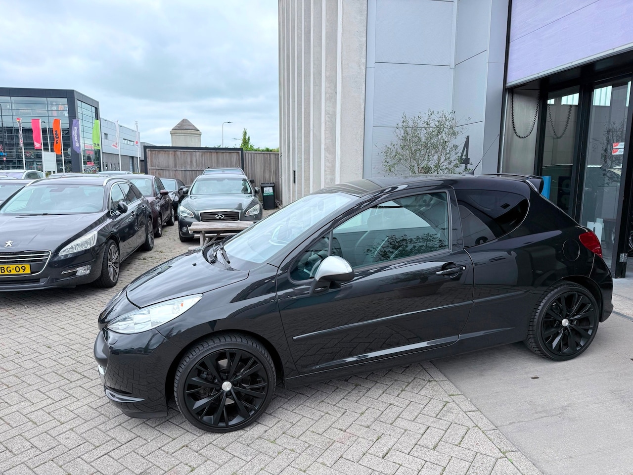 Peugeot 207 - 1.6-16V T RC 174PK! UNIEK! SCHAALSTOELEN! INRUIL MOGELIJK! - AutoWereld.nl