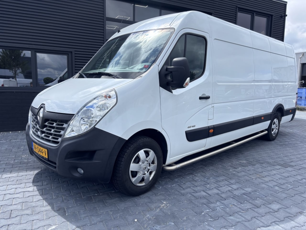 Renault Master - T35 2.3 dCi L4H2 MARGE/CAMERA/NAVI/TREKHAAK/PDC/99000KM!!km!! - AutoWereld.nl