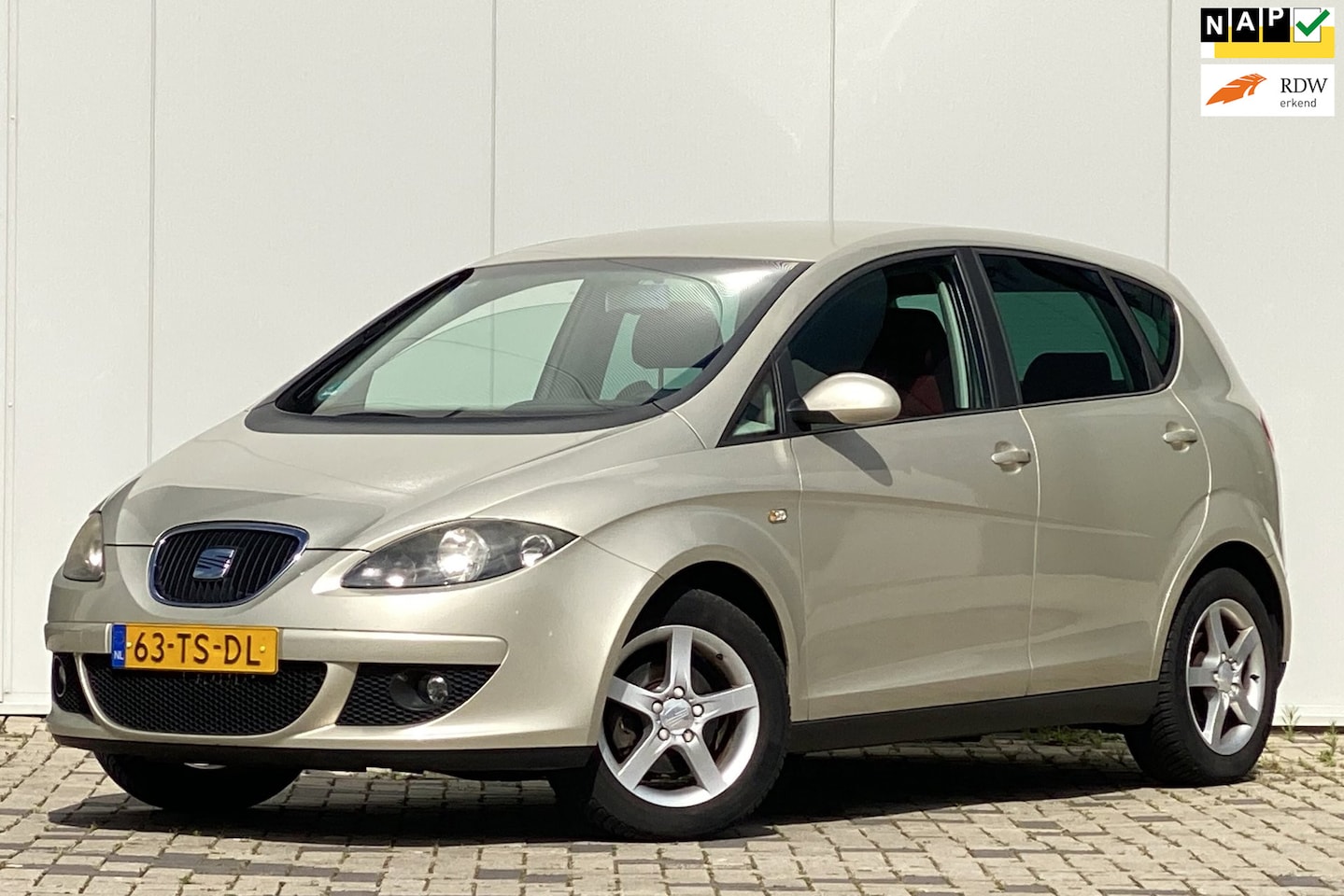 SEAT Altea - 1.6 Lifestyle AIRCO ROOD LEER IN PERFECT STAAT - AutoWereld.nl