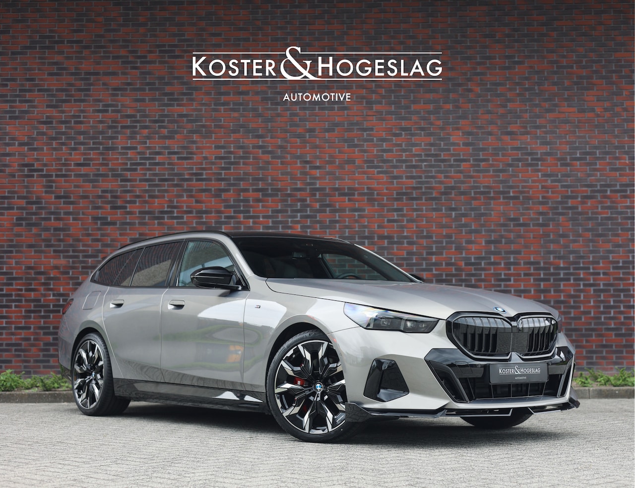 BMW 5-serie Touring - 550e xDrive | M Performance - Trekhaak - Bowers & Wilkins - AutoWereld.nl