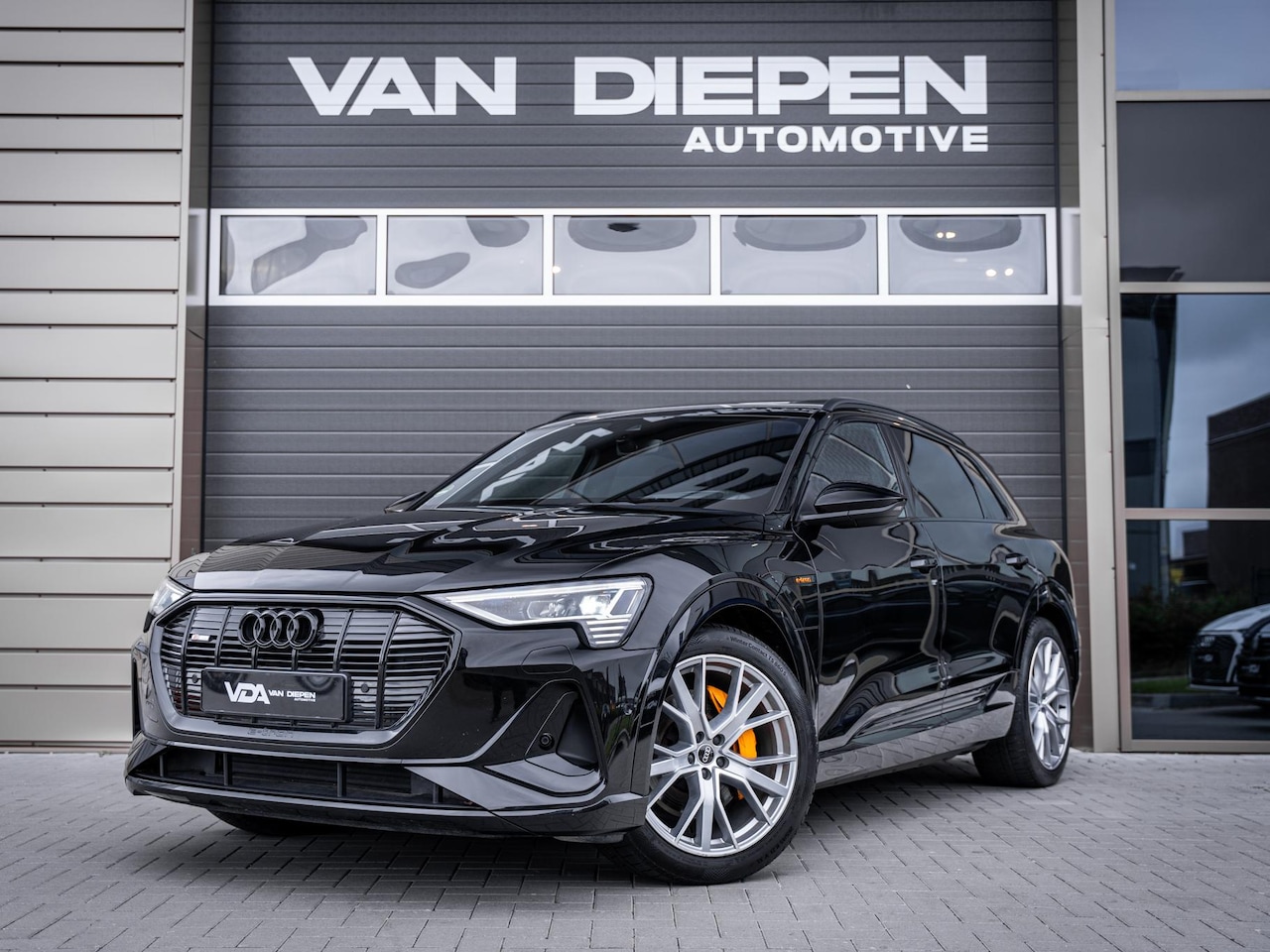 Audi e-tron - 55 quattro S edition 95 kWh - Pano l Luchtv l HUD l B&O l Matrix - AutoWereld.nl