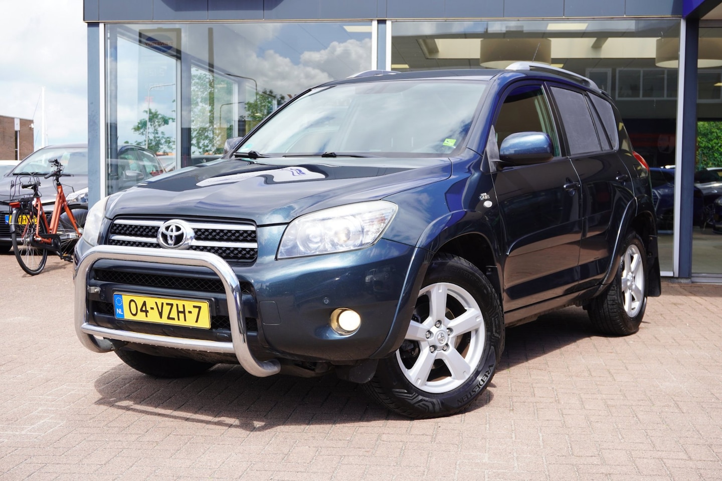 Toyota RAV4 - 2.2 D4-D D-CAT Executive | Grijskenteken | Veel ruimte | Youngtimer | Airco | Elek. Pakket - AutoWereld.nl
