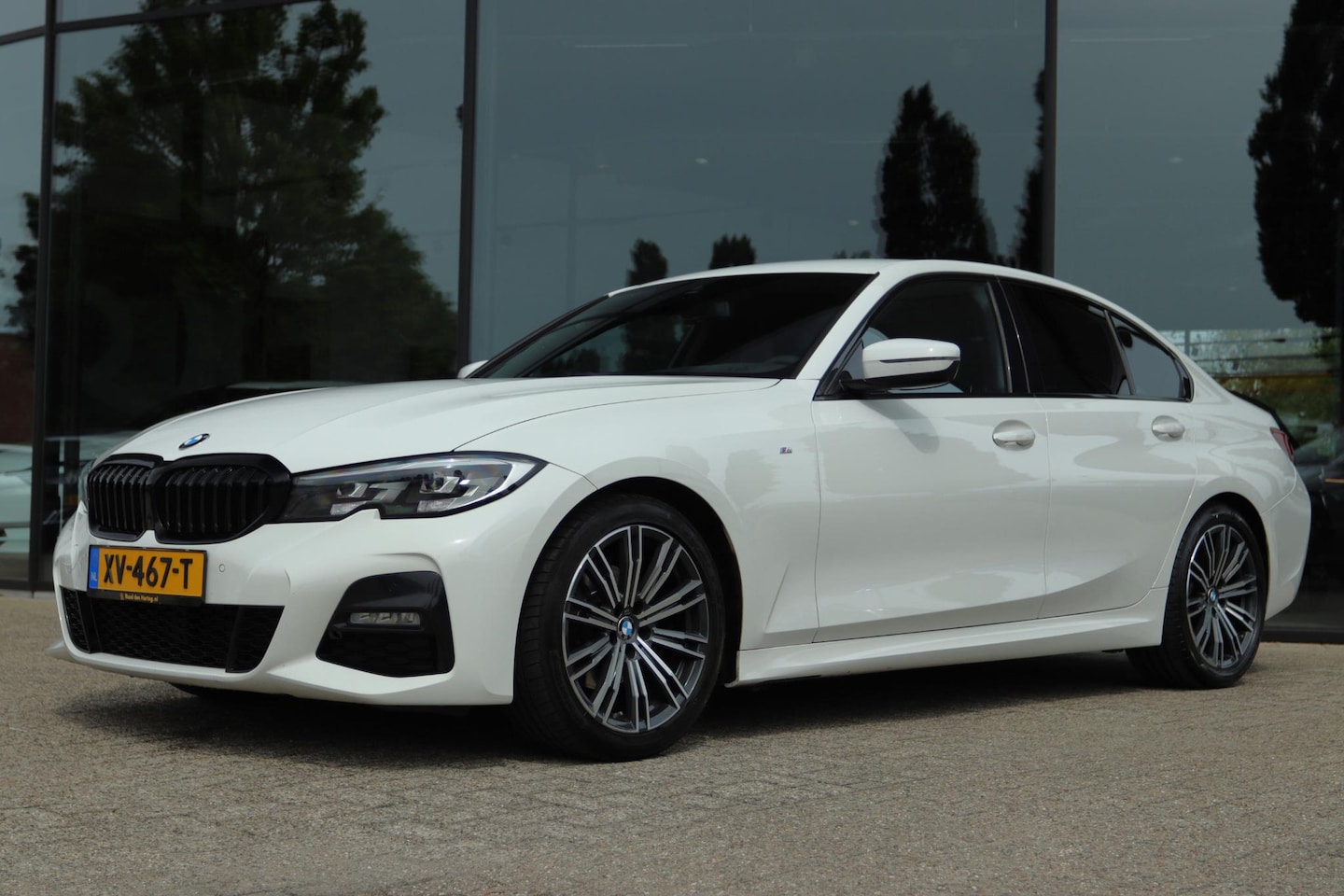 BMW 3-serie - 320I EXECUTIVE EDITION M-SPORT | CARPLAY | HUD | NAVI | CRUISE | LED | STOELVERW. | AMBIEN - AutoWereld.nl