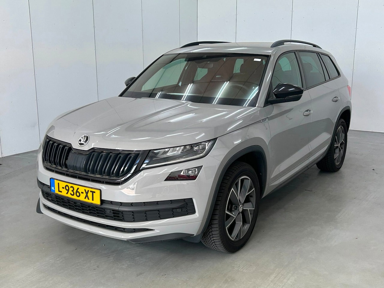 Skoda Kodiaq - 1.5 TSI Sportline Business Automaat | DAB+ | Trekhaak | Vol opties | Dealerauto | Inruil m - AutoWereld.nl