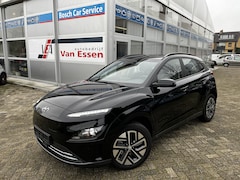 Hyundai Kona Electric - EV Comfort 39 kWh 100% SOH Warmtepomp, Navi, lane departure adaptive cruise control,