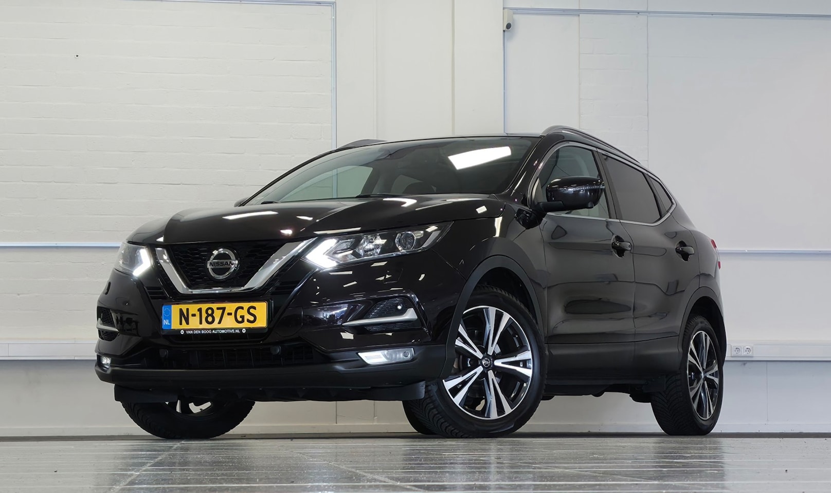 Nissan Qashqai - 1.3 DIG-T N-Connecta Trekhaak 360 Camera Pano Navi - AutoWereld.nl