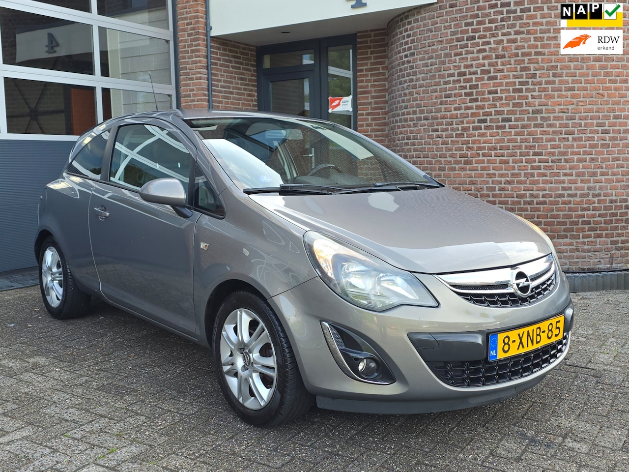 Opel Corsa - 1.2-16V BlitZ Apk |Airco |Cruise - AutoWereld.nl