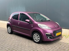 Peugeot 107 - 1.0 Urban Light Accent 68.250KM