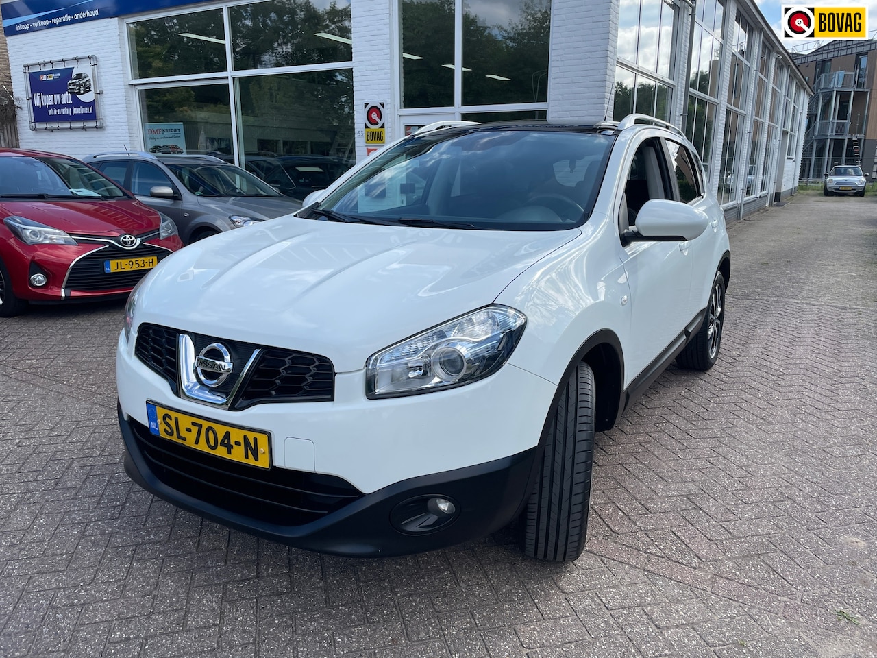 Nissan Qashqai - 1.6 Connect Edition Panorama dak. Cruise contr. Navigatie.Trekhaak. - AutoWereld.nl