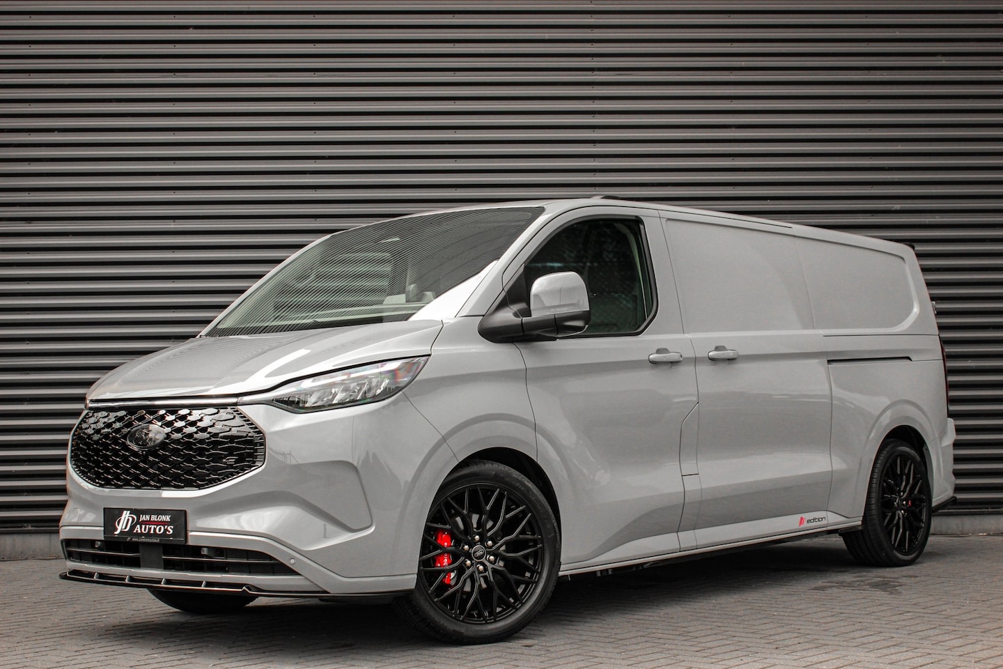 Ford E-Transit Cust. - 340 L2H1 Limited 71kWh 218PK / JB- EDITON / CAMERA / 370KM RANGE / APPLE CARPLAY /DRIVERS- - AutoWereld.nl