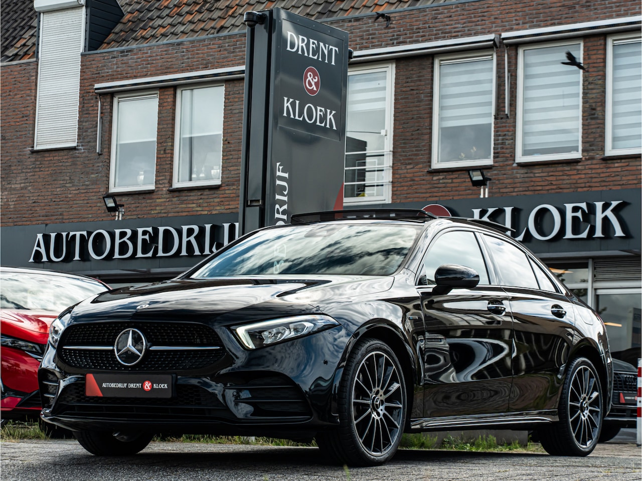Mercedes-Benz A-klasse - 250 e Business Solution AMG PANO BURMESTER MEMORY STOELEN 19 INCH CAMERA - AutoWereld.nl