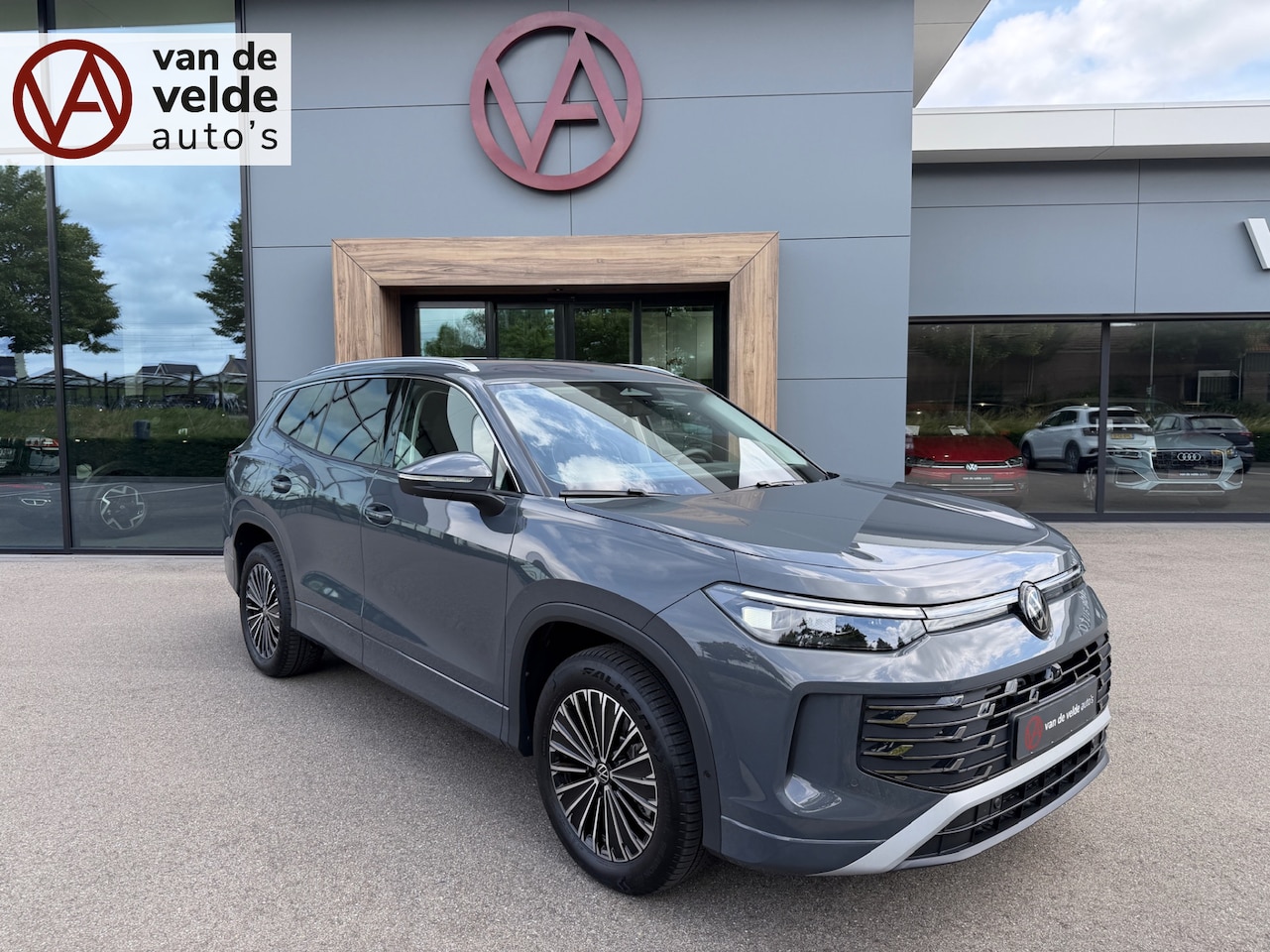 Volkswagen Tayron - 1.5 eHybrid Elegance | 360 Camera | Elek. Achterklep | IQ light | Dode hoek | Rijklaar inc - AutoWereld.nl
