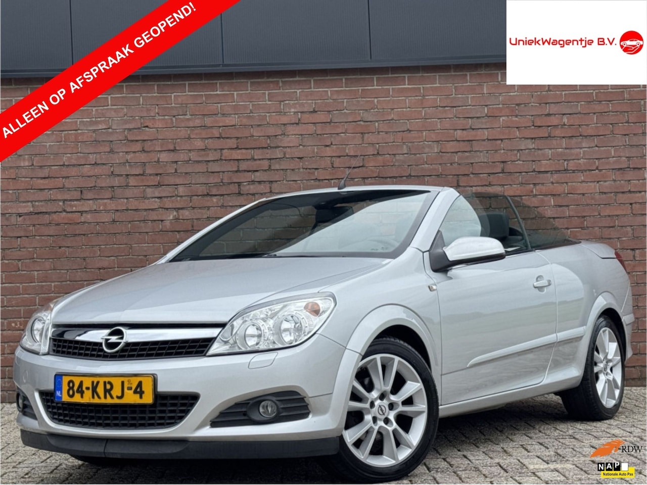 Opel Astra TwinTop - 1.8 ENJOY | NL-AUTO! | LEDER! | NAVI! - AutoWereld.nl