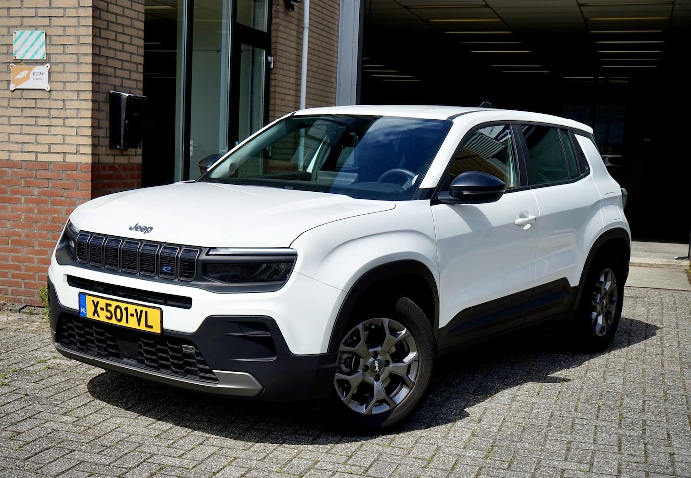 Jeep Avenger - Longitude Business Pack 54 kWh Origineel NL auto|SOH97%|Warmtepomp|Navigatie|Carplay - AutoWereld.nl