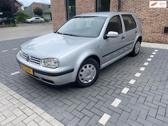 Volkswagen Golf - 1.6 Comfortline