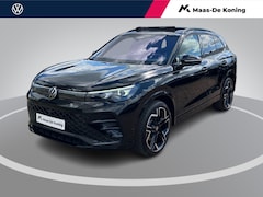 Volkswagen Tiguan - 1.5eHybrid 200kW/272PK R-Line Black Style DSG · Panoramadak · Leder · Trekhaak · Harman Ka