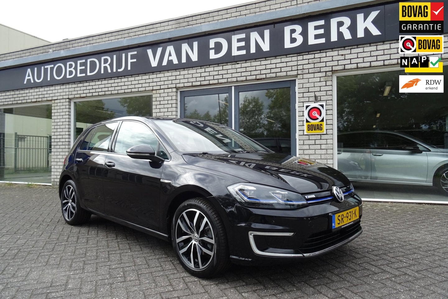 Volkswagen e-Golf - Leder / Virtual / Warmtepomp - AutoWereld.nl
