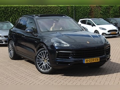 Porsche Cayenne - 3.0 E-Hybrid / Trekhaak / Panoramadak / Camera / Head-up / 21'' / Achterasbesturing / Luch