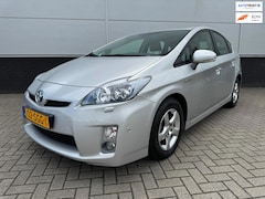 Toyota Prius - 1.8 Hybrid Dynamic Business Clima - camera - navi - sensoren - HUD - 1e eigenaar