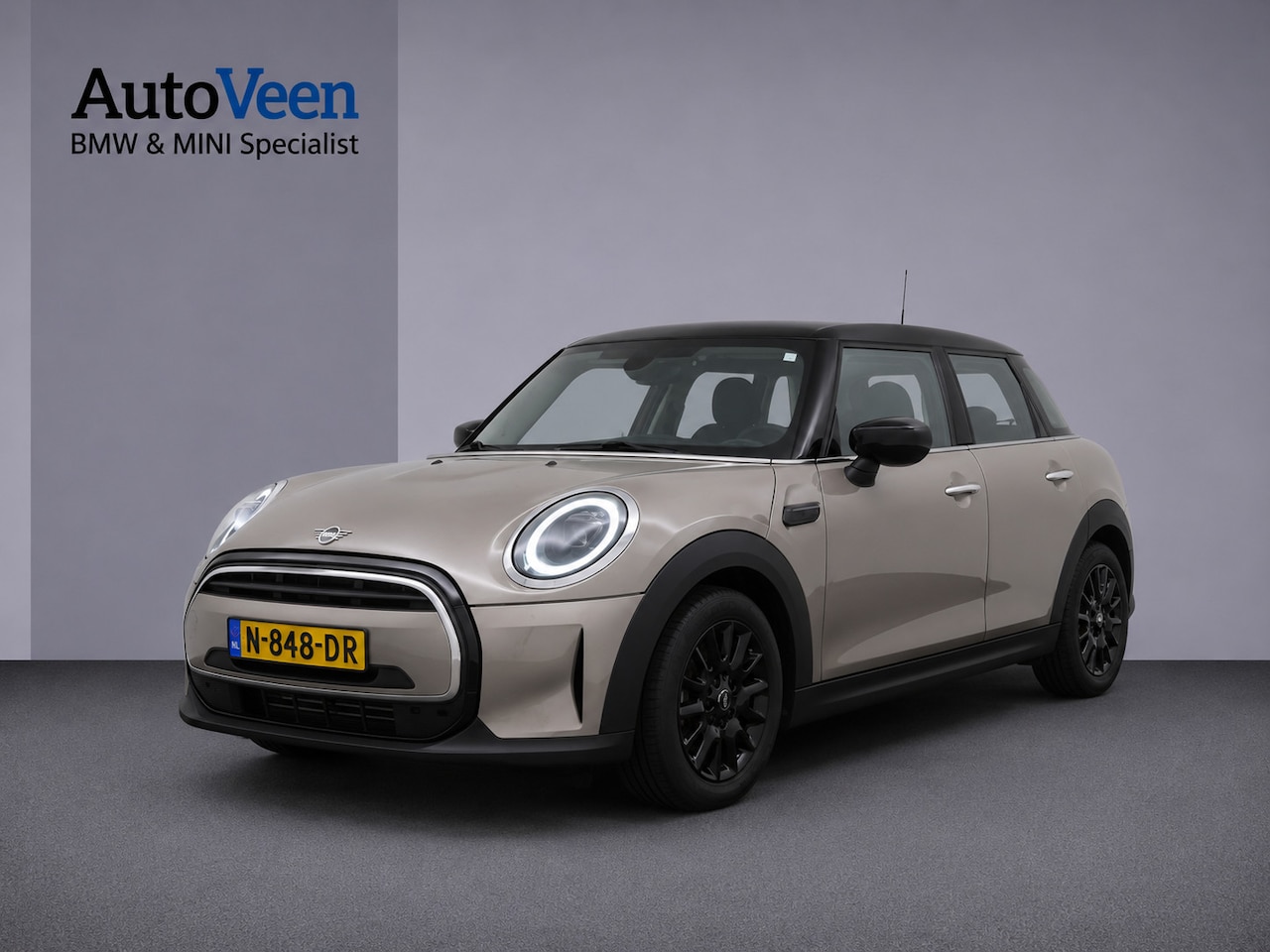MINI 5-Deurs - 1.5 Cooper Business Edition (LED, NAVI, UNION JACK, DEALER ONDERHOUDEN) - AutoWereld.nl