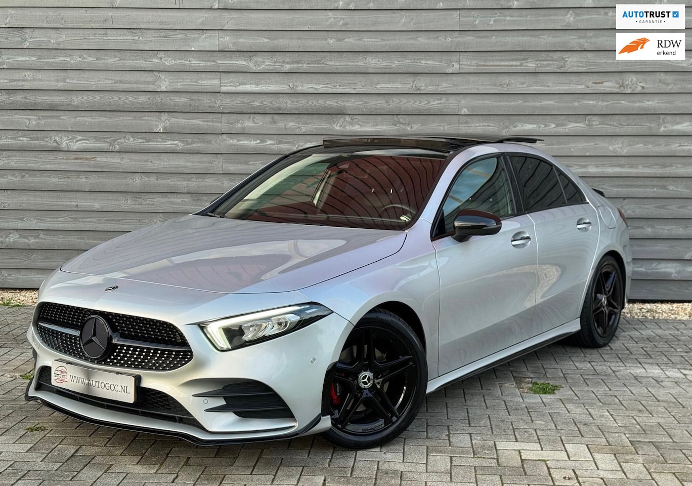 Mercedes-Benz A-klasse - 200 AMG PANO NIGHTPACK SFEER CAMERA BTW AUTOMAAT TREKHAAK - AutoWereld.nl