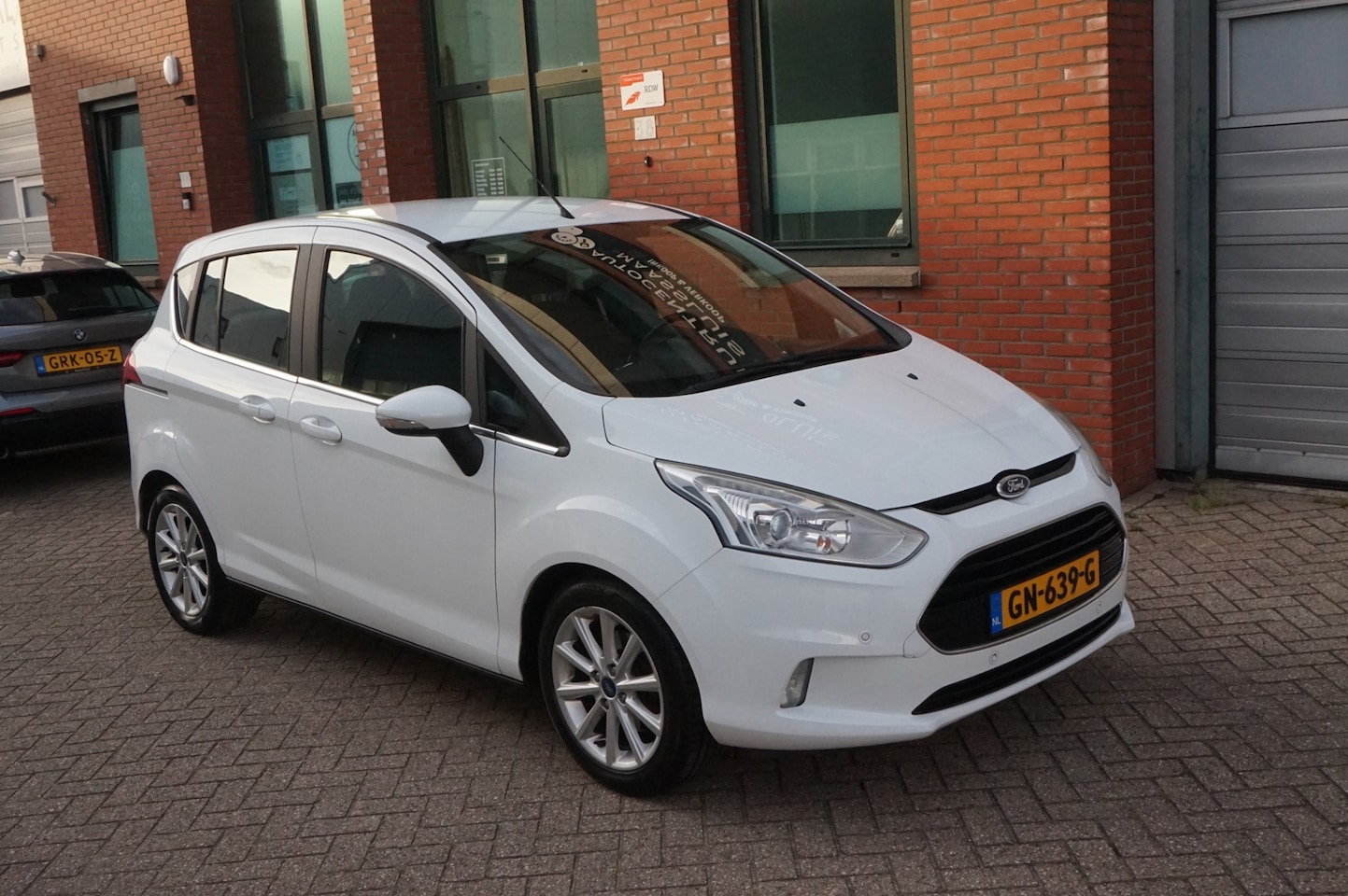 Ford B-Max - 1.0 EcoBoost Titanium Camera, Navi, PDC - AutoWereld.nl
