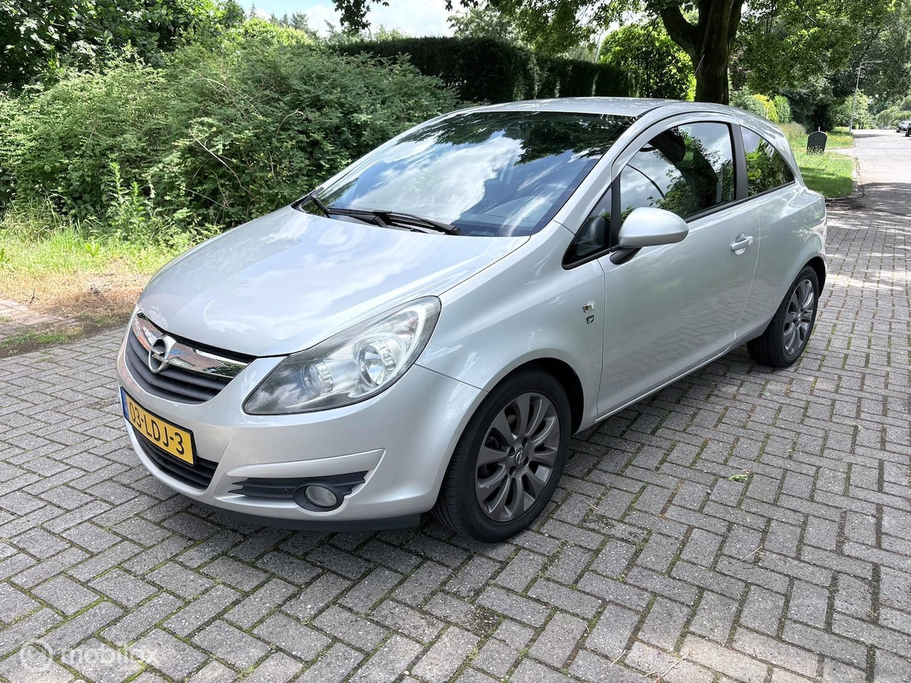 Opel Corsa - 1.2-16V '111' Edition | AIRCO | CRUISE | - AutoWereld.nl