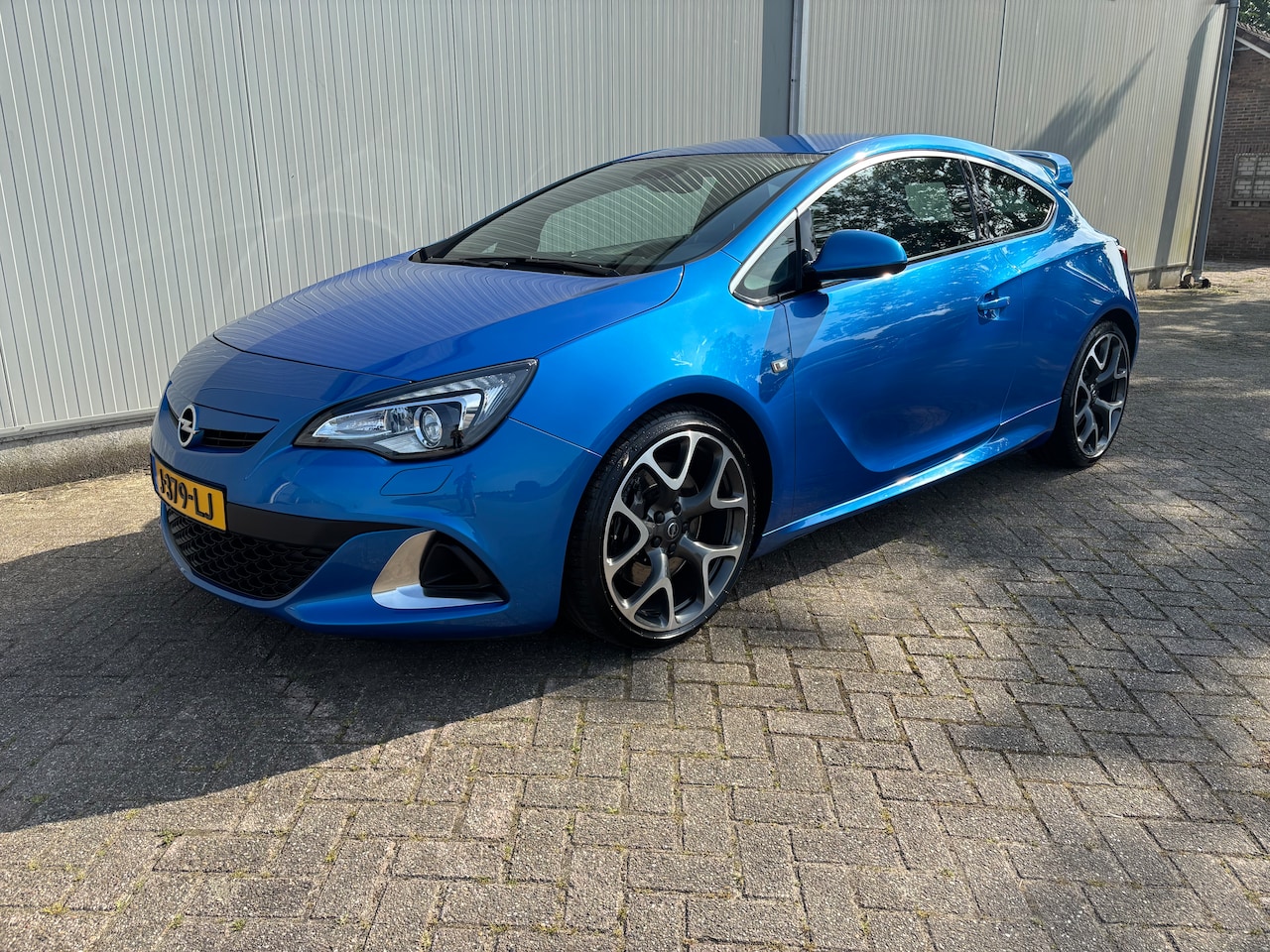 Opel Astra GTC - 2.0 Turbo OPC - AutoWereld.nl
