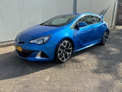 Opel Astra GTC - 2.0 Turbo OPC