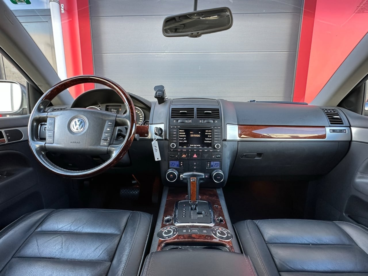 Volkswagen Touareg - 3.2 V6 Aut. Nw Apk , Leder , Luchtvering