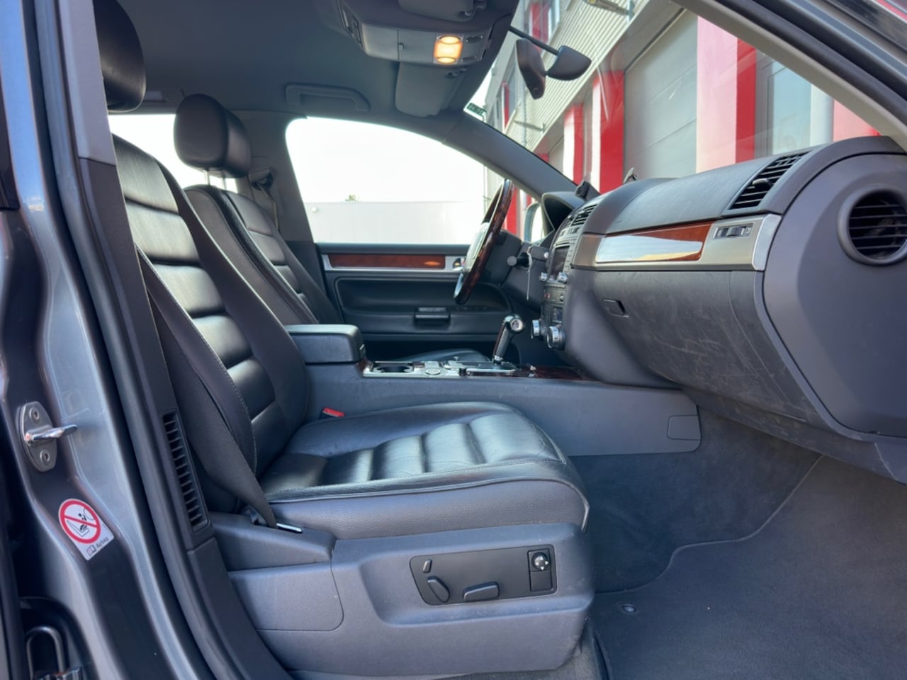 Volkswagen Touareg - 3.2 V6 Aut. Nw Apk , Leder , Luchtvering