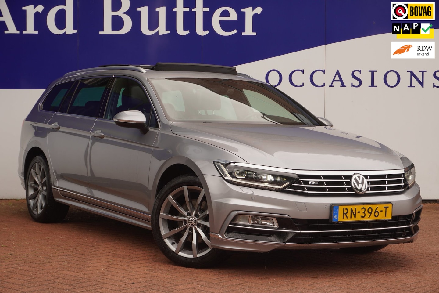 Volkswagen Passat Variant - 1.4 TSI ACT Highline Business 3X R / Pano-dak / Camera / Vol-leder / ACC / LED / = SUPER ! - AutoWereld.nl