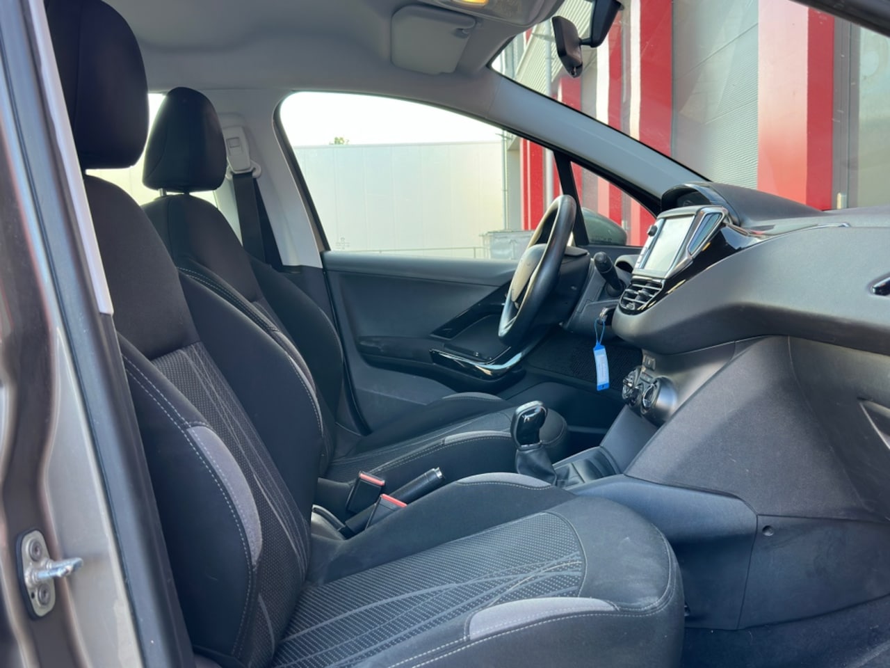Peugeot 208 - 1.2 VTi Access NW apk, Navi , Airco , Cruise C.