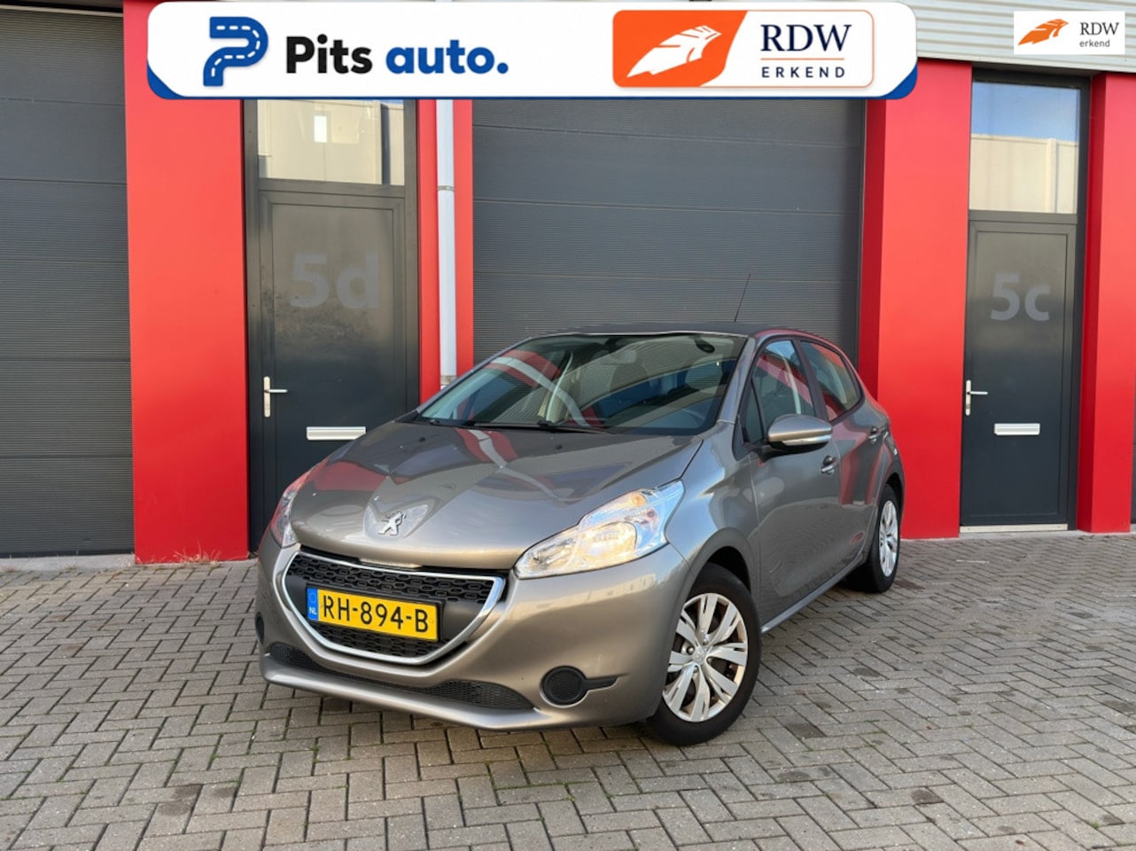 Peugeot 208 - 1.2 VTi Access NW apk, Navi , Airco , Cruise C.