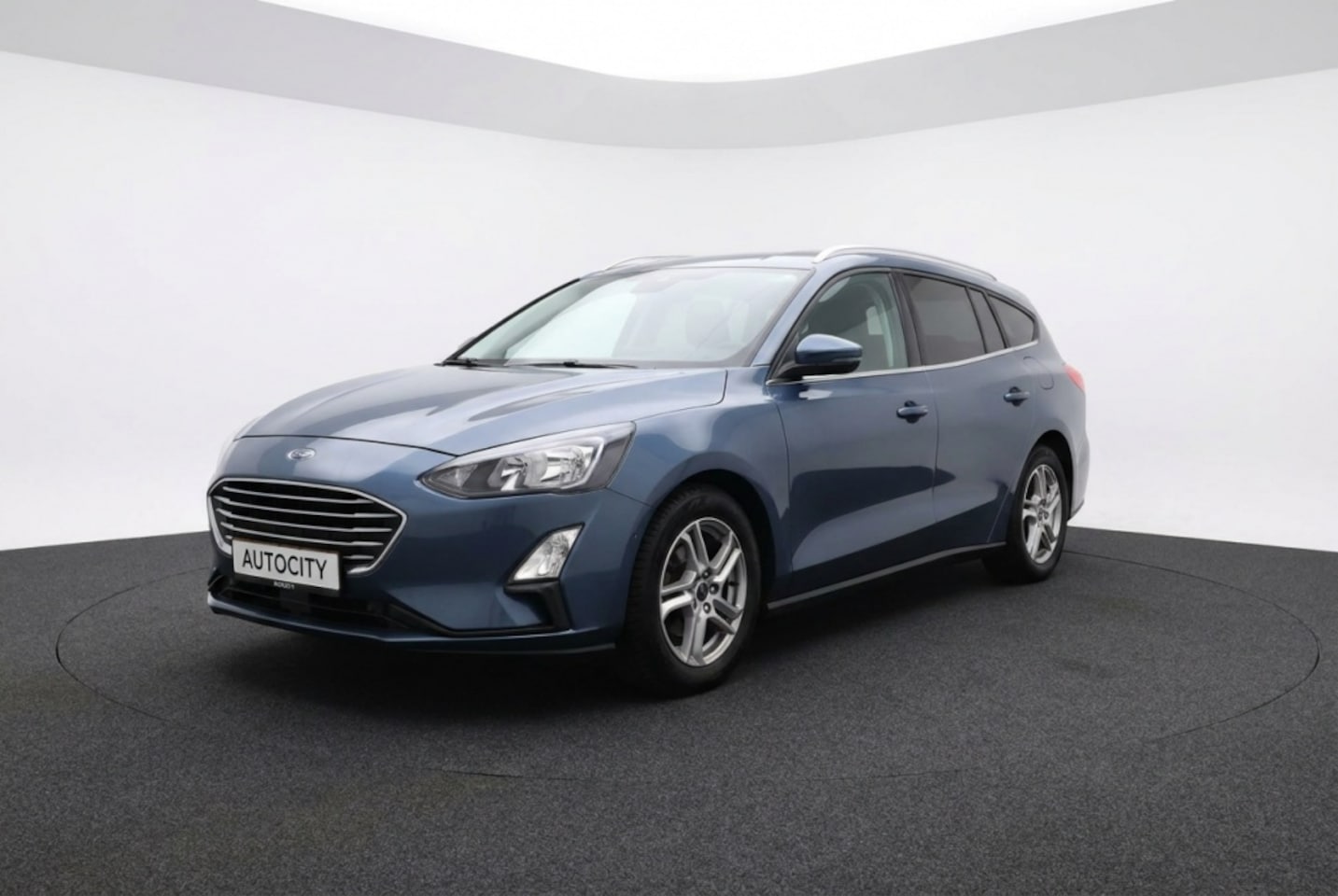 Ford Focus Wagon - Cool & Connect Winterpakket l Camera l Navigatie - AutoWereld.nl