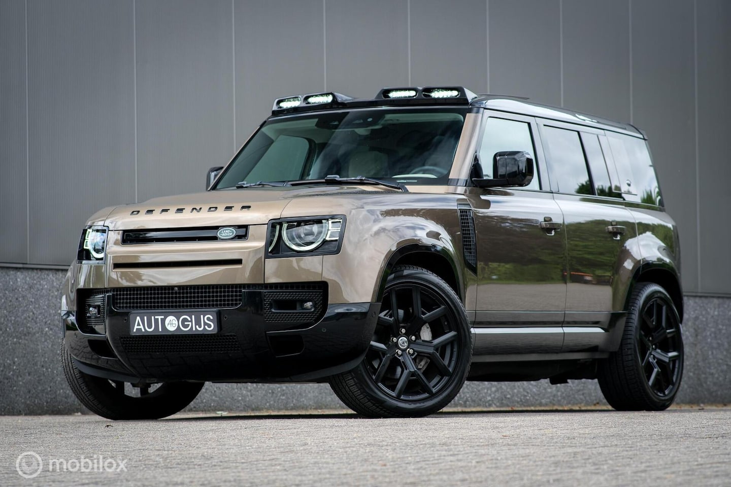 Land Rover Defender 110 - 3.0 P400 110 X-Dynamic URBAN | Led bar | 22 inch urban wheels | 360 cam | Zeer gaaf | KAHN - AutoWereld.nl