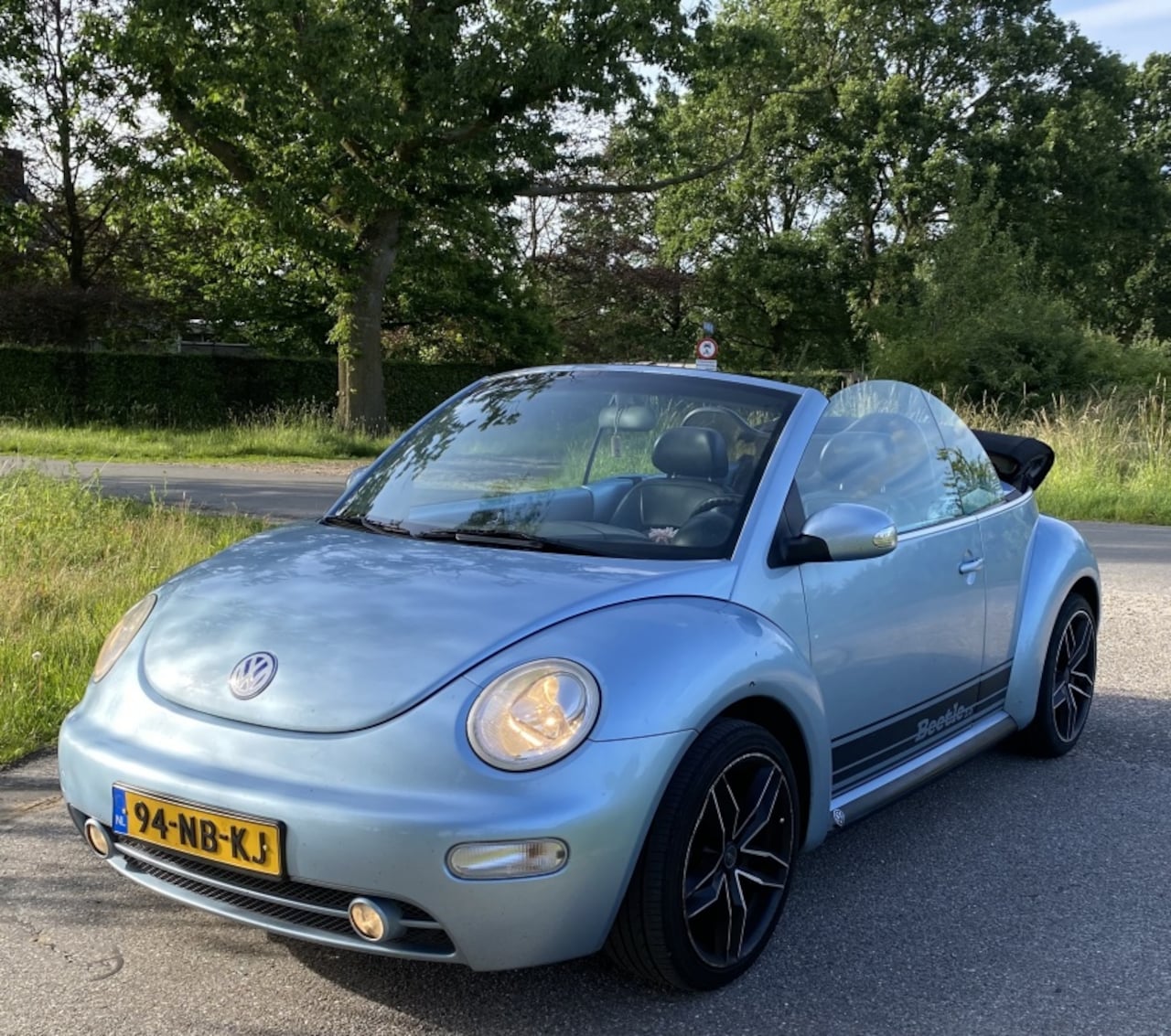 Volkswagen New Beetle Cabriolet - 2.0 - AutoWereld.nl